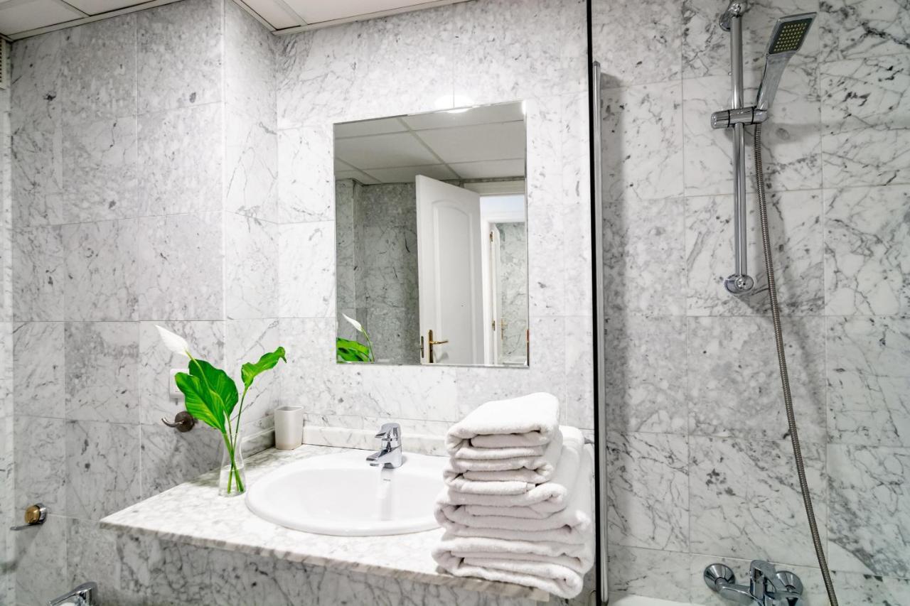 Pr45- Beach Front Apartment Puerto Banus 마르베야 외부 사진